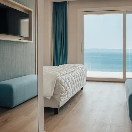 Hotell Galassia & 4*