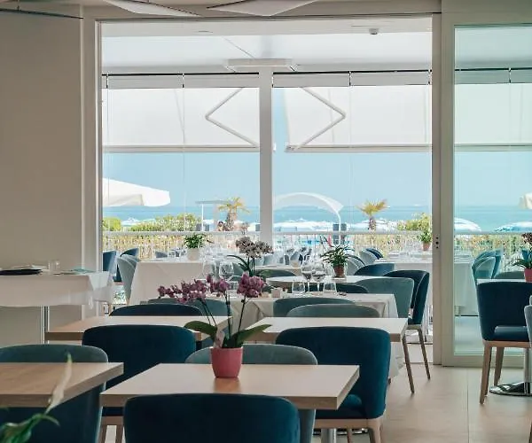 Hotel Galassia & 4*