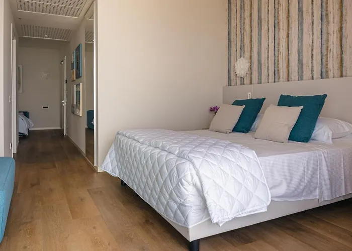 Galassia Suites&spa Hotel 4*